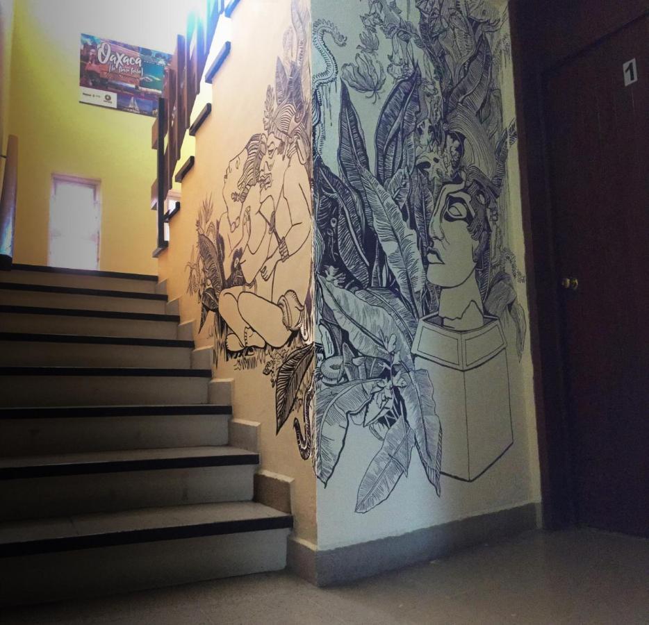 Los Nardos Hostel -Pet Friendly- Oaxaca الغرفة الصورة